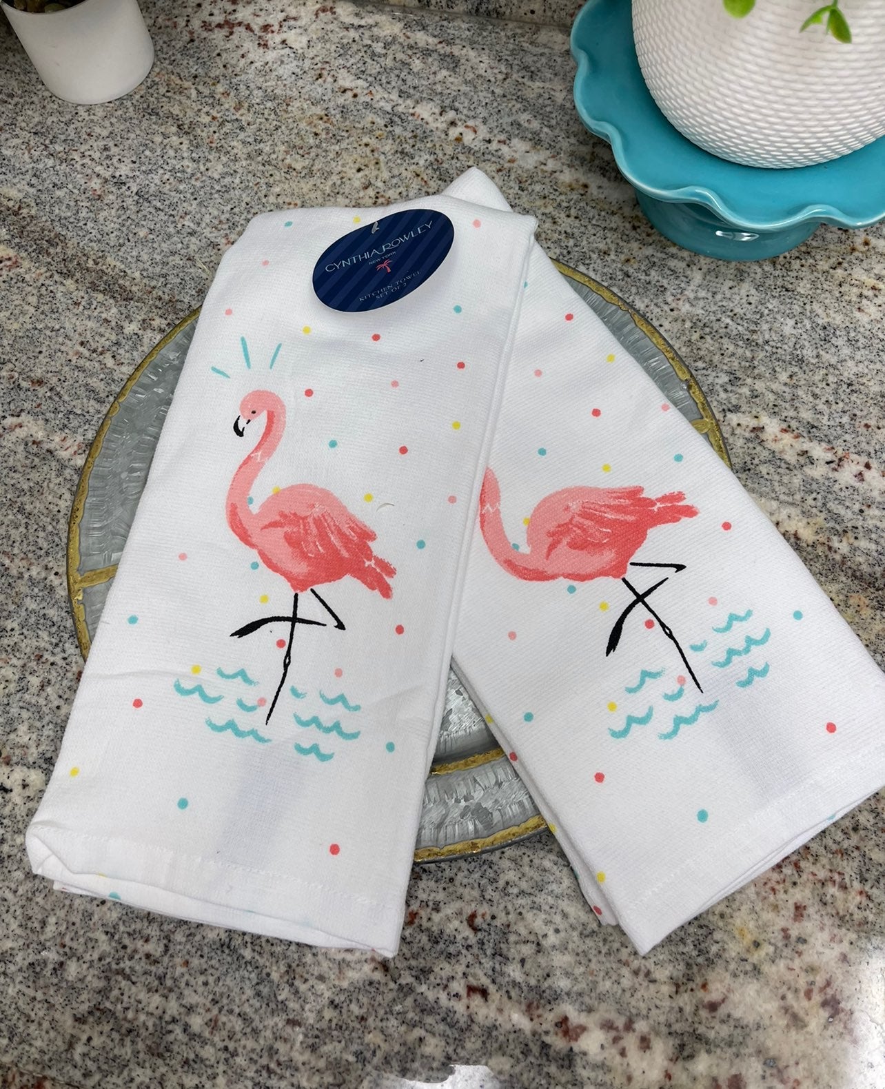 Cynthia Rowley set of 2 kitchen towels flamingos with heart Cynthia Rowley set of 2 kitchen towels flamingos with heart